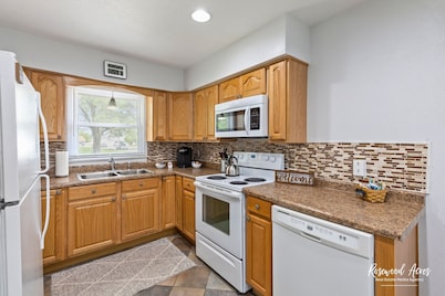 Cozy Home In Bourbonnais-2 king beds close to O.N.U.