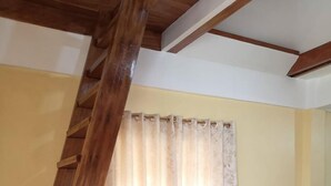 Studio | Premium bedding, memory foam beds, laptop workspace, bed sheets - The Shores Beach Farm (Dinalungan)