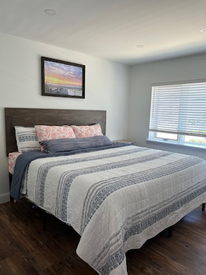 2 bedrooms, in-room safe, iron/ironing board, free WiFi