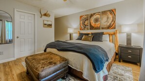 3 bedrooms, iron/ironing board, WiFi (free), bed sheets