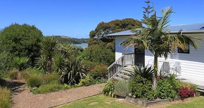 Sunny, Clean and Spacious One Bedroom Cottage