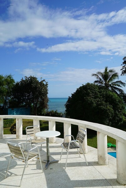 Villa Heidi with Pool at Beachfront Chukwani