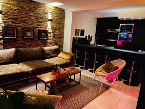 TV - Very nice chic and warm apartment (Seraing)