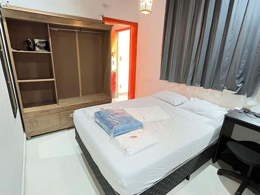 Firemannsrom – standard, 1 soverom | Individuelt dekorert, blendingsgardiner og strykejern/-brett