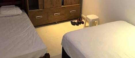Standard Quadruple Room | Free WiFi, bed sheets
