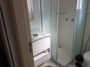 Shower - Furnished apartment with great location (Jundiai)