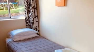 1 habitación, tabla de planchar con plancha y internet gratis