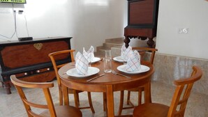 In-room dining - The Paradise Hotel (Seeduwa - Katunayake)