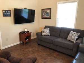 Smart TV, DVD player - Located on Cow Shoals on the famous Little Red River, Cabin at Cow Shoals (Heber Springs)