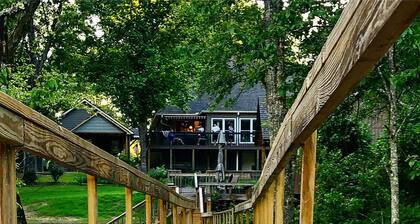 "UUSI" sijaitsee lehmän Shoalsissa kuuluisalla Punaisen joen mökillä Cow Shoalsissa