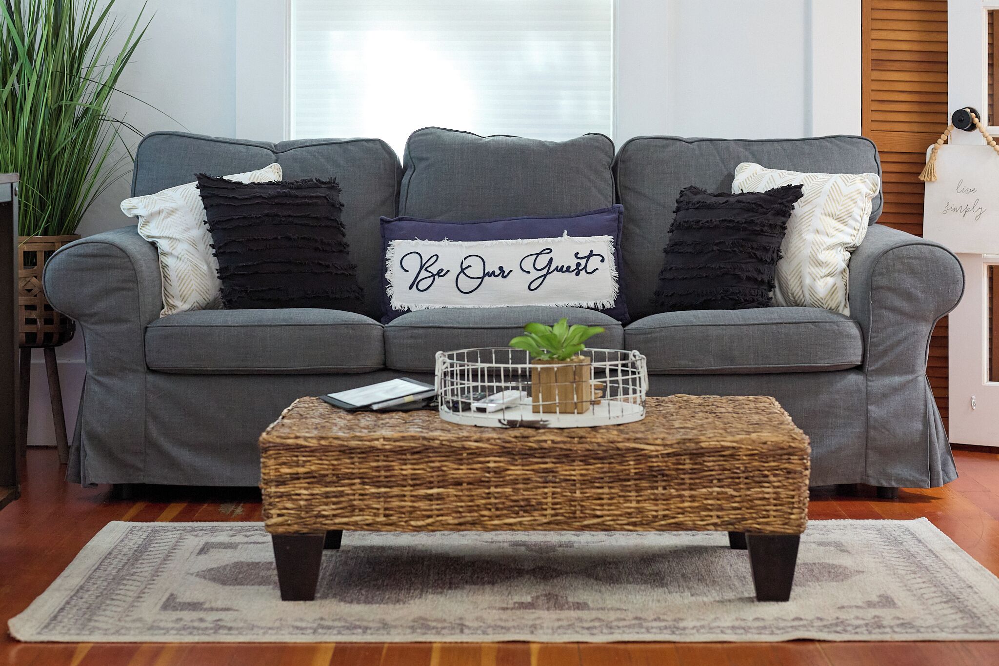 Una Smart TV, una chimenea