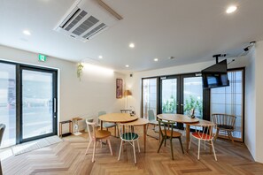 Lobby - plat hostel keikyu haneda home (Tokyo)