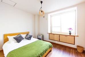 Room (Vacation) | 4 bilik tidur, meja, seterika/papan seterika, Wi-fi percuma 