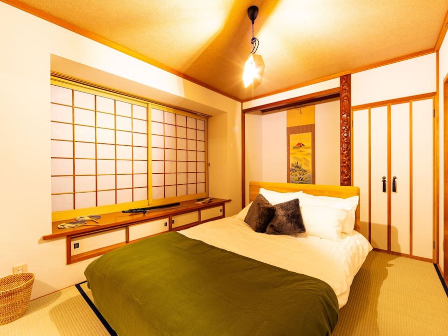 Vacation | 4 bedrooms, desk, iron/ironing board, free WiFi