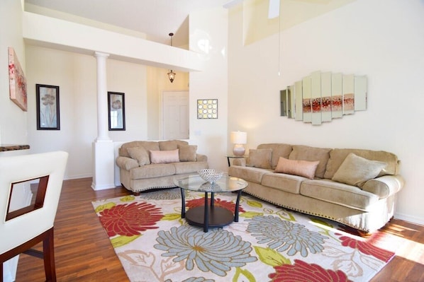 House | Living room - Tuscan Hills Vacation Beauty! (Davenport)