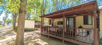 Mobile home with air conditioning