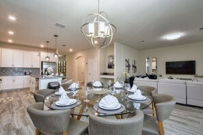 Villa | Private kitchen | Fridge, microwave, oven, dishwasher - 4712sh - Storey Lake (Kissimmee)