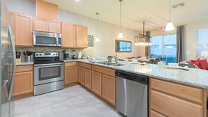 Apartment | 4 bedrooms, iron/ironing board, travel cot, free WiFi - Minutes From Disney & Universal (Kissimmee)