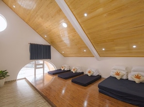 4 bedrooms, soundproofing, free WiFi