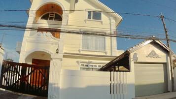Bagian depan properti