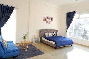 Vila premier | 4 quartos, quartos à prova de som, Wi-Fi de cortesia