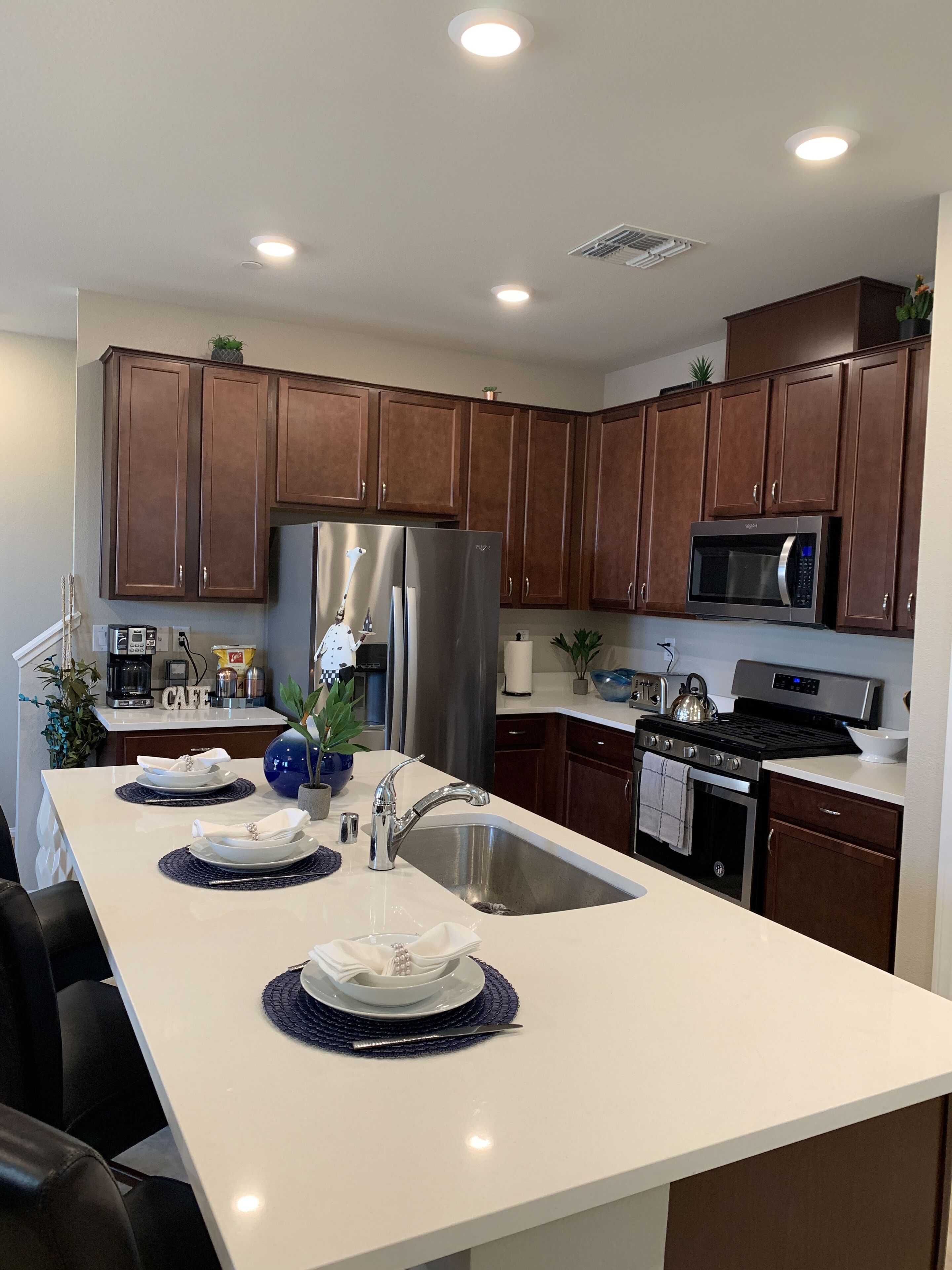 冰箱、 微波炉、烤箱、炉灶