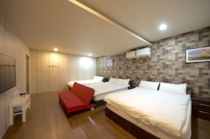 Blackout curtains, free WiFi, bed sheets