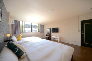 Blackout curtains, free WiFi, bed sheets