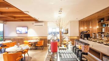 Daily buffet breakfast (IDR 175000 per person)