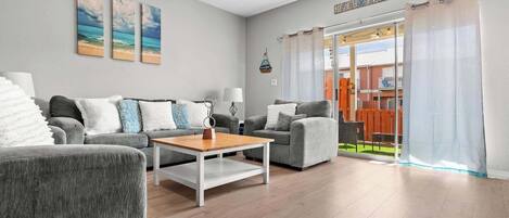 Smart TV, consola de videojuegos, futbolito y oficina