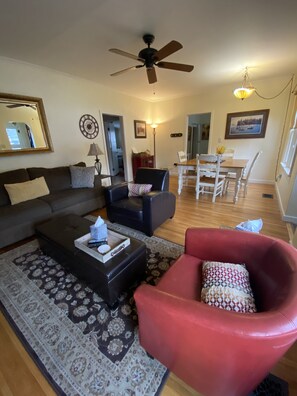 Smart TV, fireplace, DVD player, books