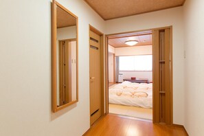 Free WiFi, bed sheets - Kokura Recent Hotel (Kitakyushu)