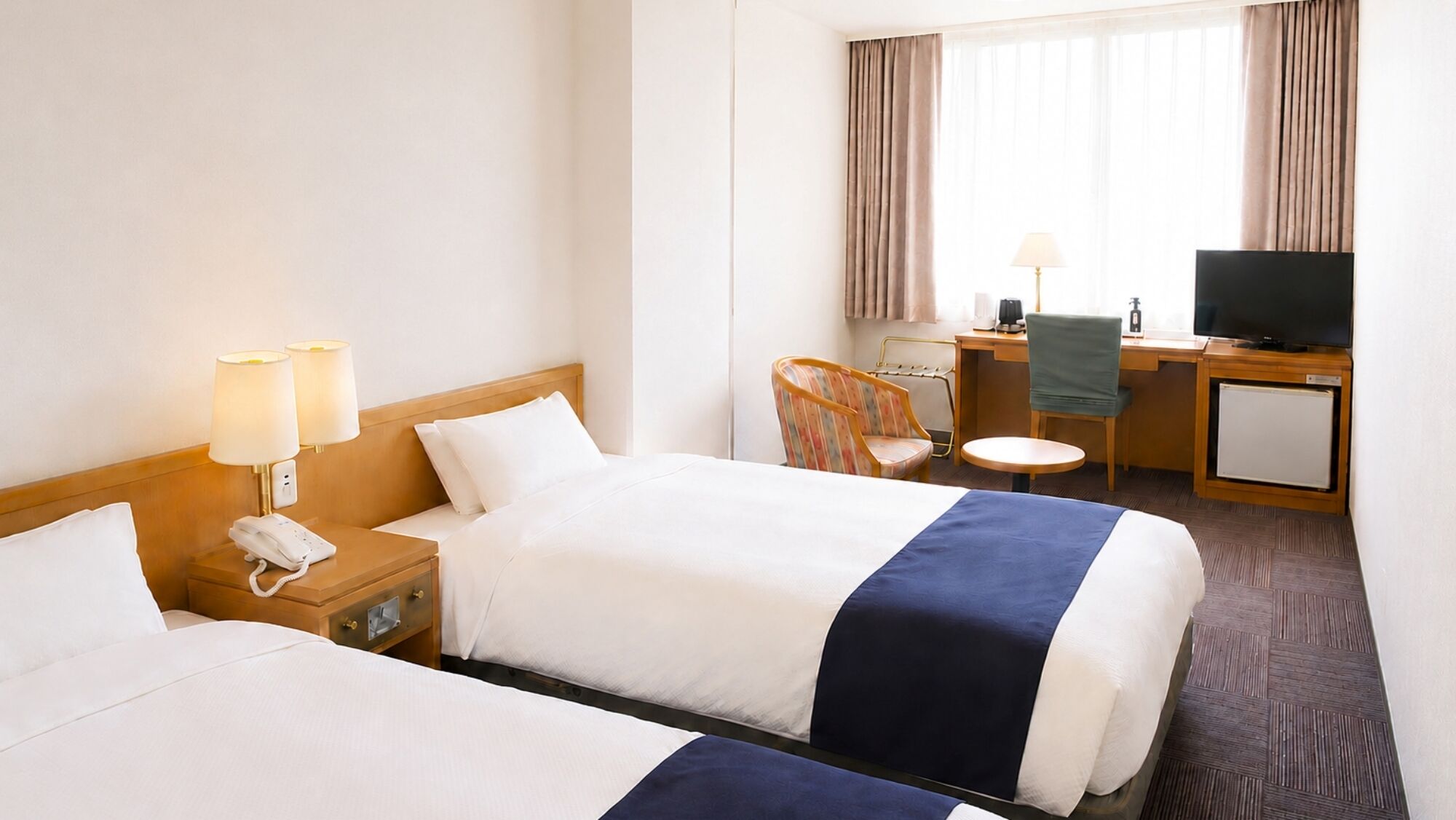 WiFi (free), bed sheets