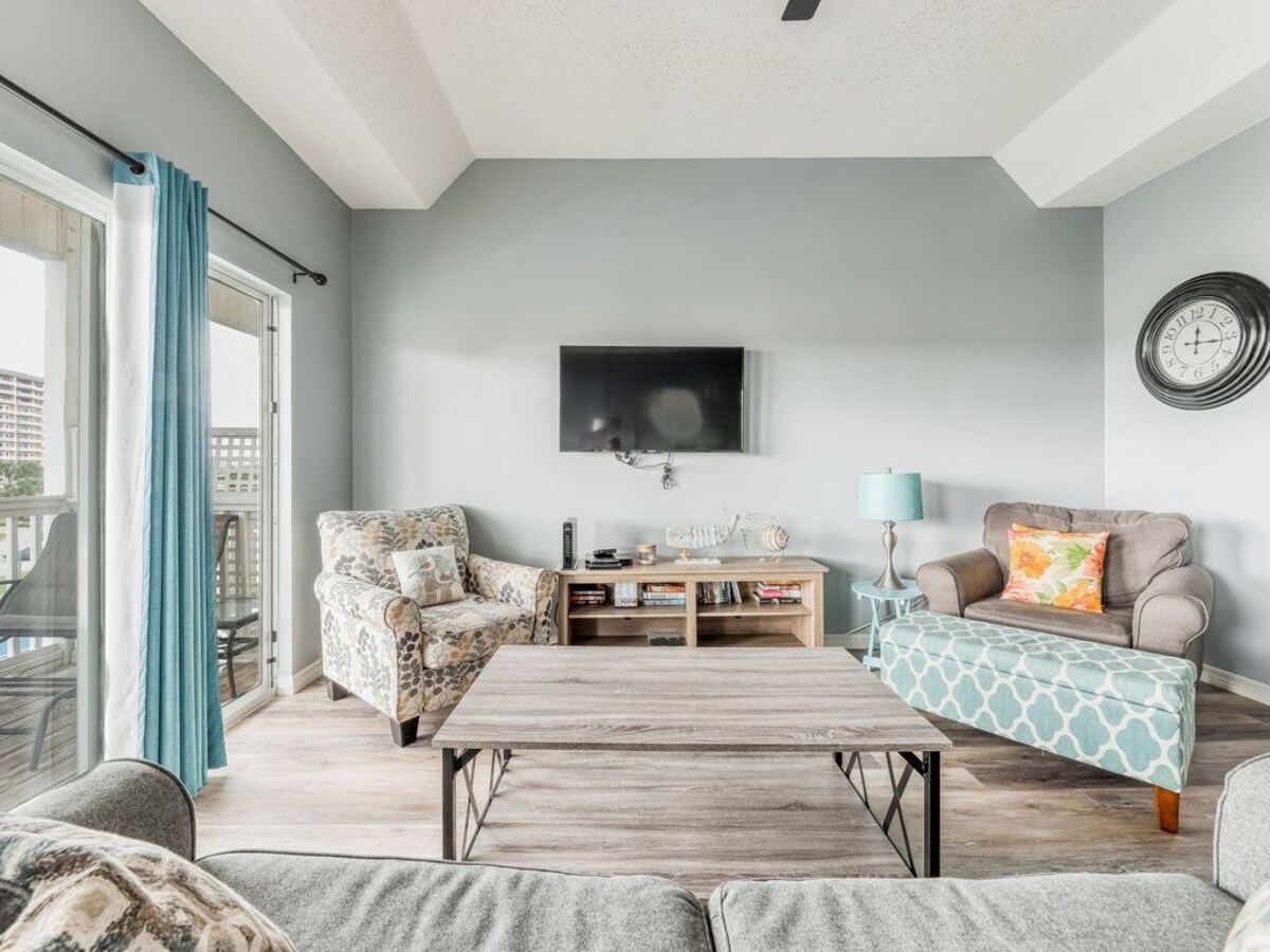 Photo 6 of Gorgeous dog-friendly home with shared pool/hot tub and beach access