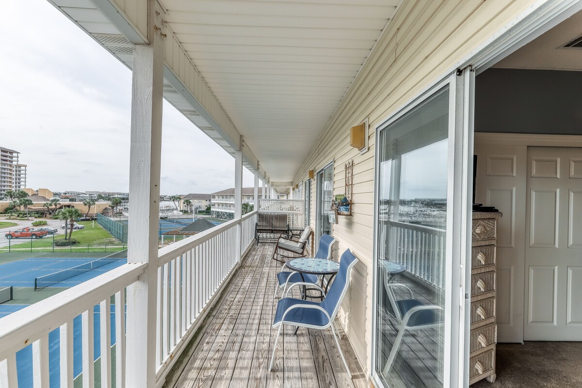 Photo 2 of Gorgeous dog-friendly home with shared pool/hot tub and beach access