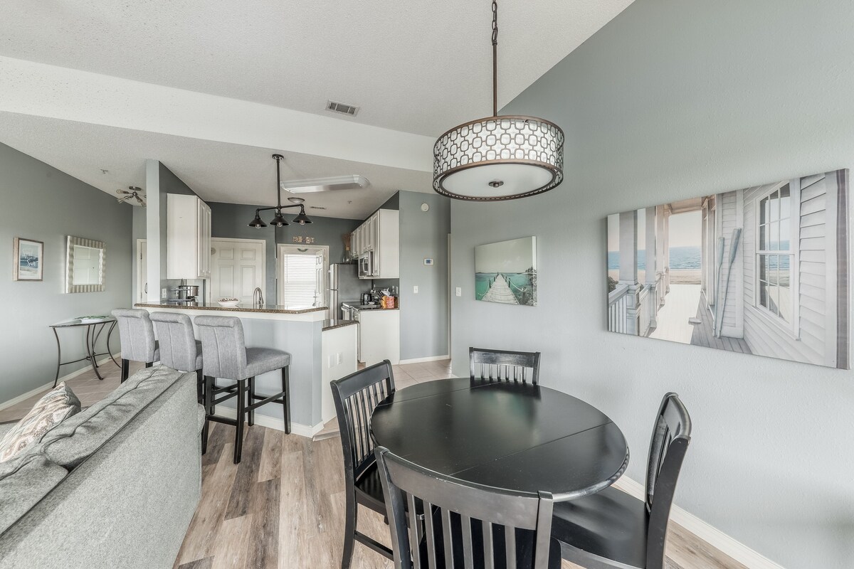 Photo 7 of Gorgeous dog-friendly home with shared pool/hot tub and beach access