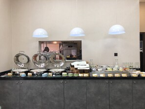 Buffet - TIME Express Hotel Al Khan (Sharjah)