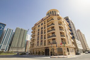 واجهة المنشأة