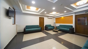 Lobby - Capital O 64938 Pearl Hotel (Chennai)