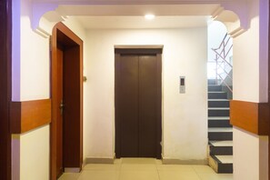 Interior - Capital O 64938 Pearl Hotel (Chennai)