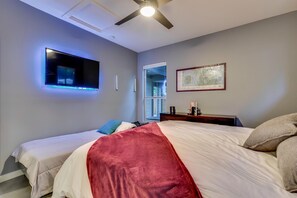 4 bedrooms, desk, iron/ironing board, free WiFi