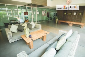 Lobby sitting area - DVieng Luxury Condo (Chiang Mai)