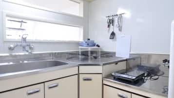 2 Bedrooms Apartment | Private kitchenette | Fridge, microwave, stovetop, electric kettle