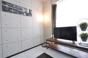 Appartement, 2 slaapkamers | Televisie