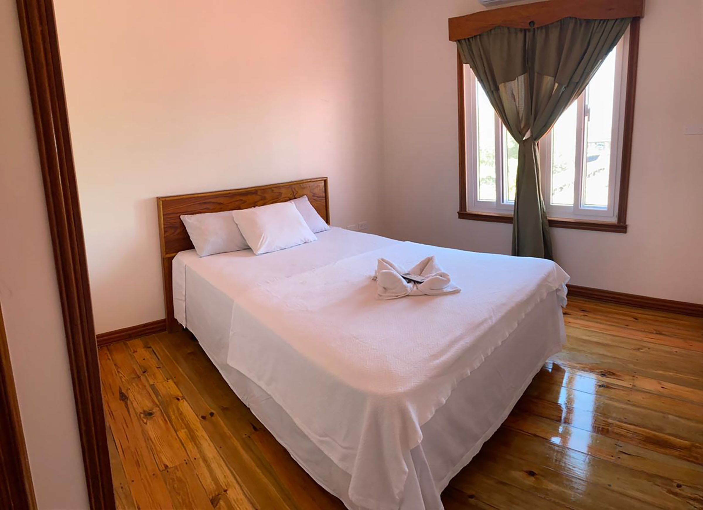 WiFi (free), bed sheets