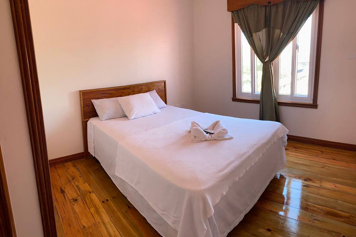 WiFi (free), bed sheets