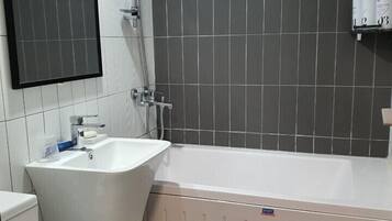 ุบุฑูุฉ ุนุงุฏูุฉ | ุญู
ุงู
| ู
ุณุชูุฒู
ุงุช ู
ุฌุงููุฉ ููุนูุงูุฉ ุงูุดุฎุตูุฉุ ู
ุฌููุงุช ุดุนุฑุ ู
ูุงุดูุ ุตุงุจูู