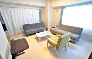 1 Bedroom Apartment | Living room