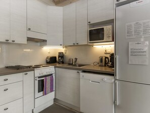 Geladeira, micro-ondas, lava-louças