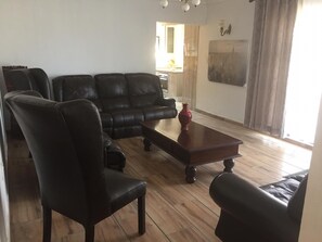 Casa de ciudad confort | Baño | Regadera, toallas, jabón, papel de baño